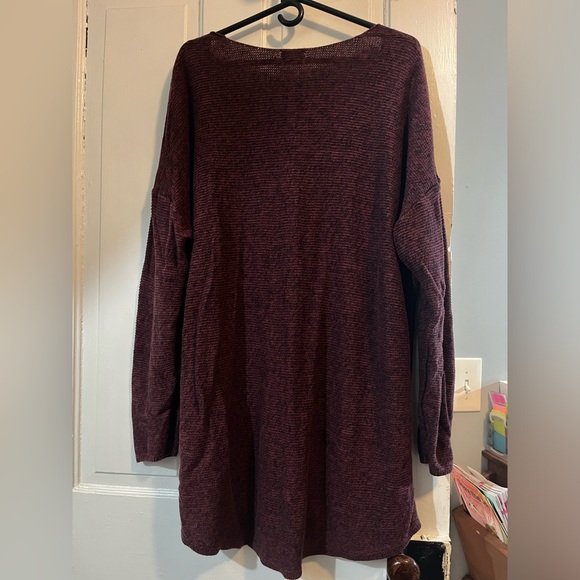 LIKE NEW Old Navy Sweater - Picture 3 of 3